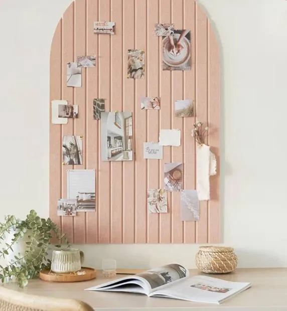 Arch-shaped ribbed felt pin board
