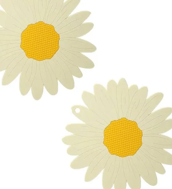Daisy-shaped silicone trivets