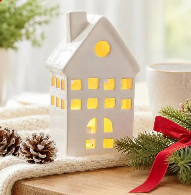 Ceramic cottage-shaped tealight holder