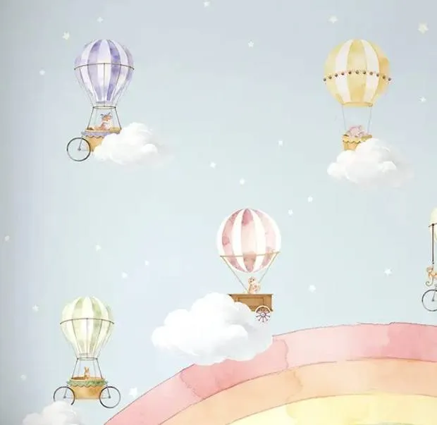 Hot air balloon print wallpaper for a child’s room