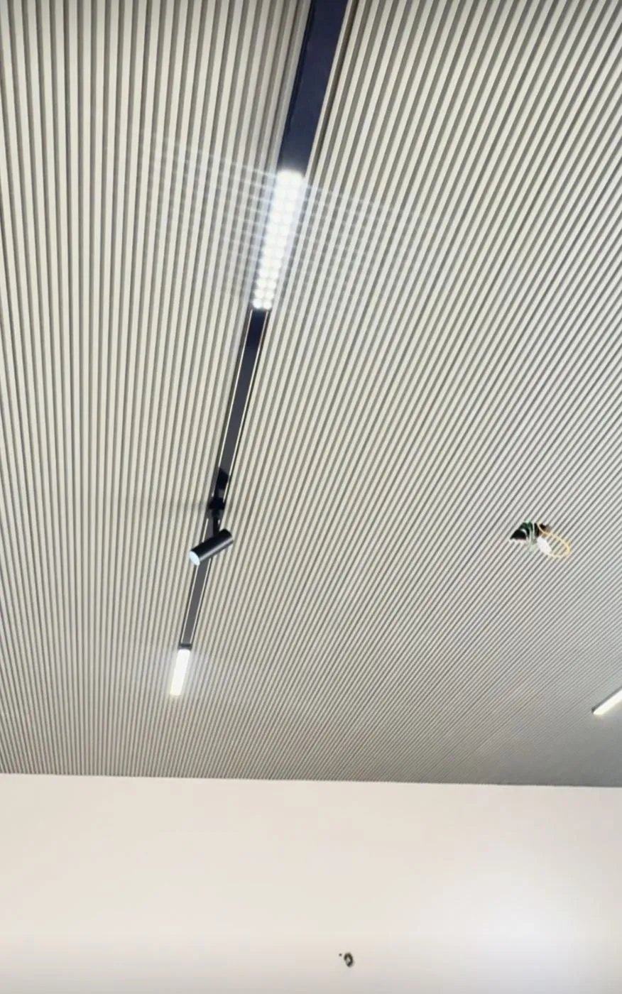 Fluted louvers on a ceiling
